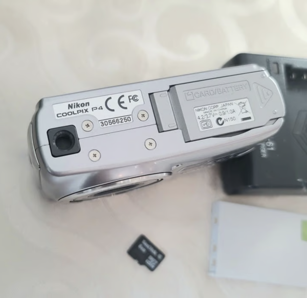 Nikon Coolpix P4 VR Silver Camera. W/Extra. - 图片 3