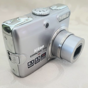 Nikon Coolpix P4 VR Silver Camera. W/Extra.