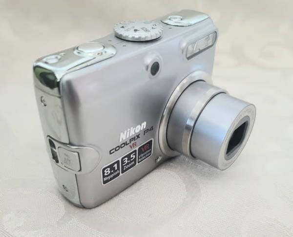 Nikon Coolpix P4 VR Silver Camera. W/Extra.