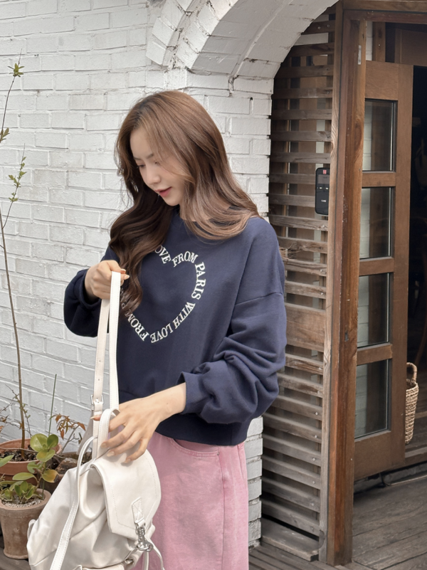 에니본 자수 크롭 맨투맨